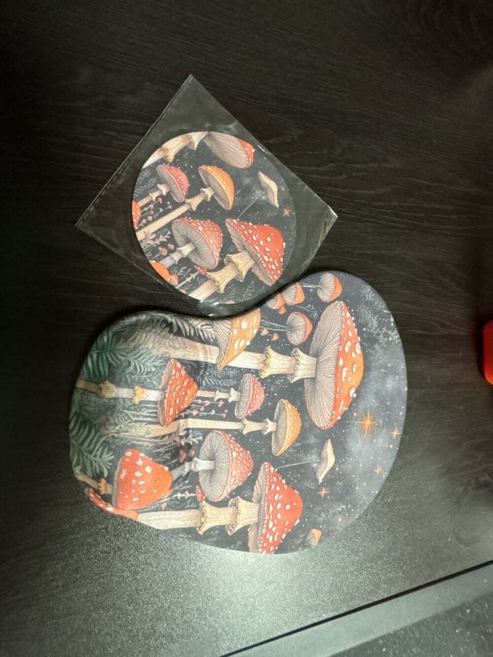 Ergonomic Mushroom Pattern Mouse Pad with Wrist Rest and Coaster Set